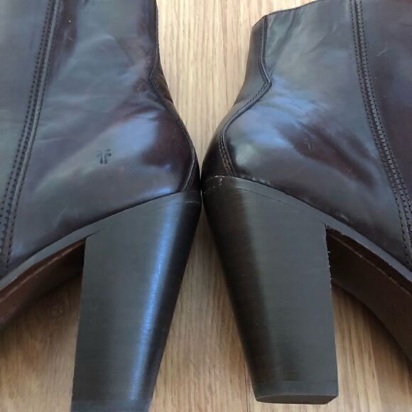 FRYE Jenny 3475388-DBN Dark Brown Leather Side-Zip Booties - Picture 12 of 13